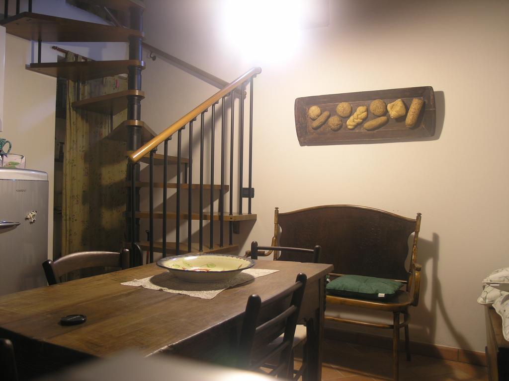 Appartamento La Casa di Adelina Vivo dʼOrcia Camera foto
